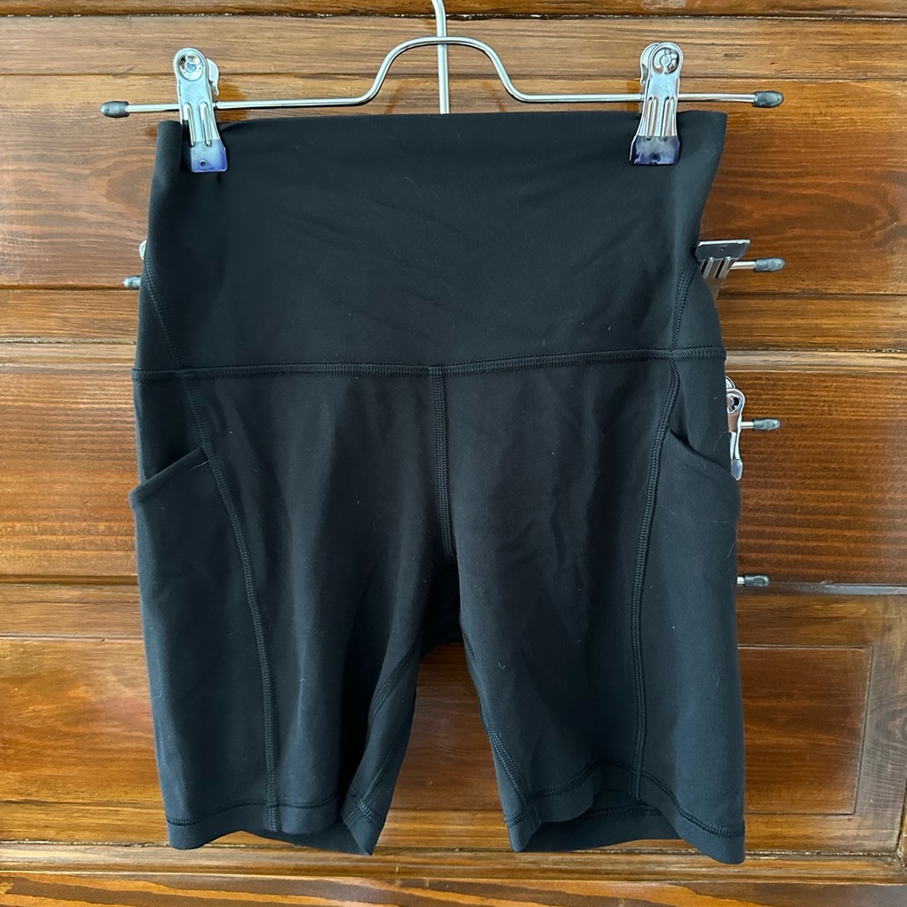 Lululemon Athletica Black Bike Shorts with Pockets 4’’ Performance Fit